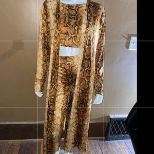 3 piece snake skin sleeveless crop top, long sleeve cover up with leggings.